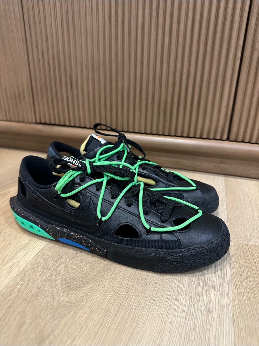 Nike Blazer Low Off-White Black
Electro Green DH7863-001 Size 10.5